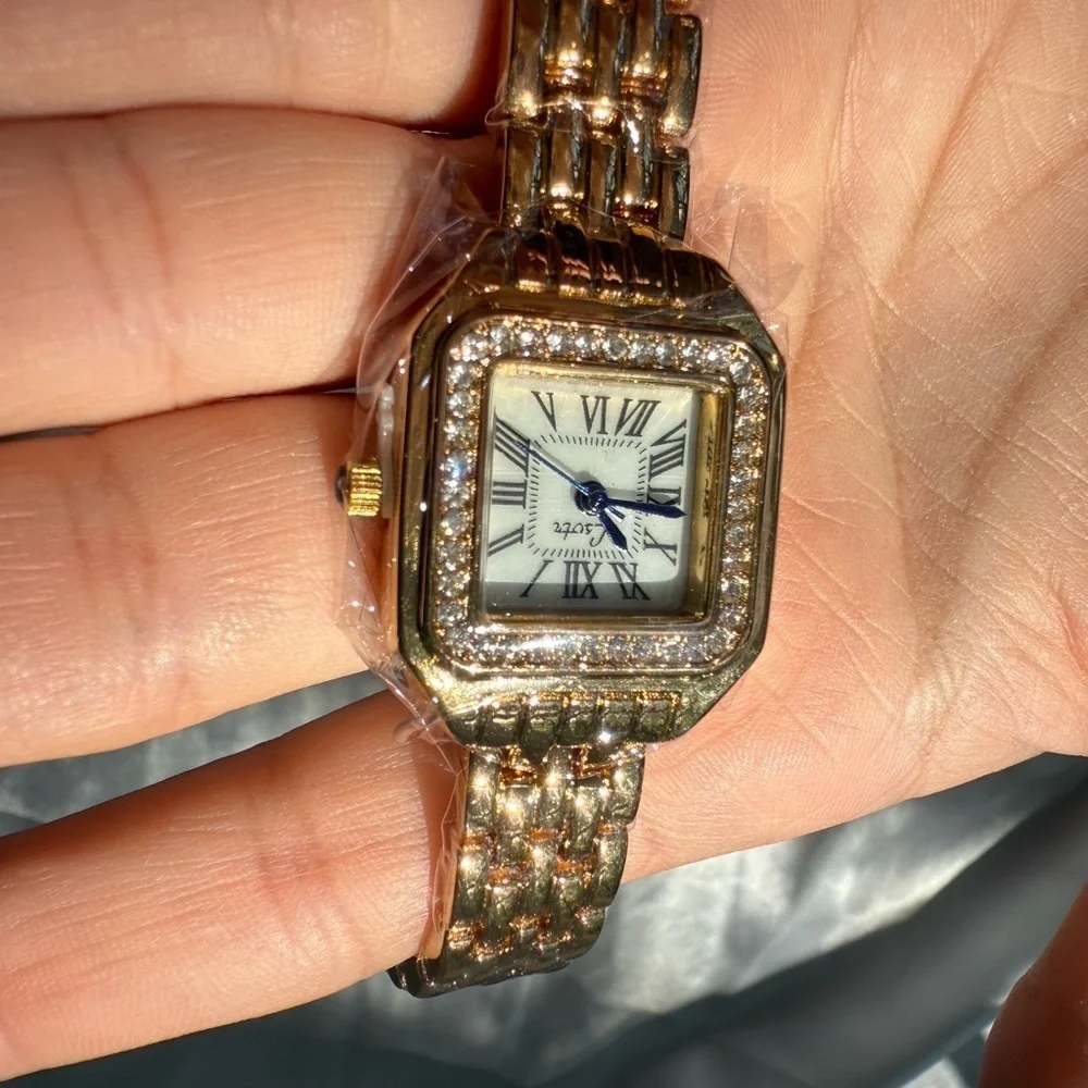 Panthere Classic Gold Crystal Stainless Steel Gold Watch